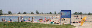 Strand bij Vooroever Vlietsingel bij Medemblik aan het IJsselmeer